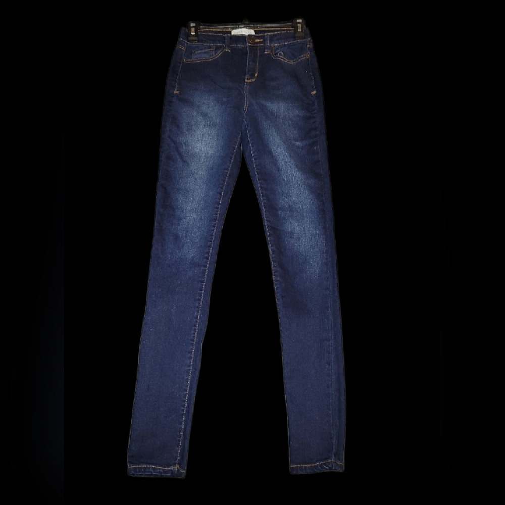 Dark wash Mudd jeans size 3 Long (Juniors)